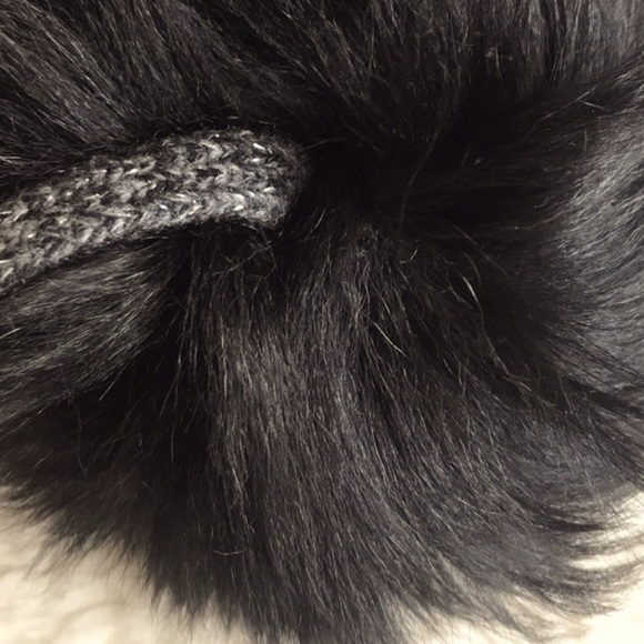 UGG TRI POM 100% CASHMERE CHARCOAL HEATHER HAT - Picture 7 of 11